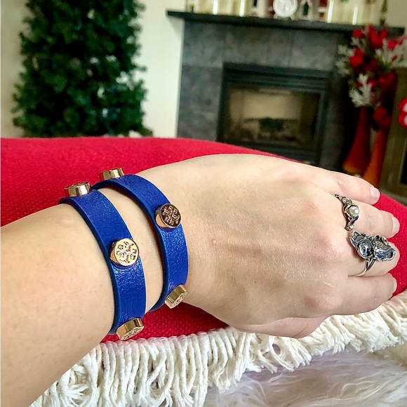 Tory Burch Bracelet & Earrings Set Studded Double Wrap Leather NWOT - Picture 4 of 13